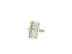 Серебряное кольцо с прорезным лиственным узором
